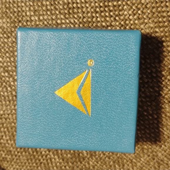 Delta Airlines 25 Year Tie Tac - Picture 5 of 6